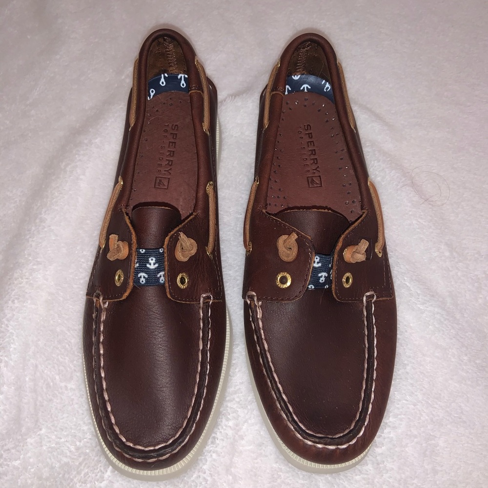Sperry brown leather boat shoes